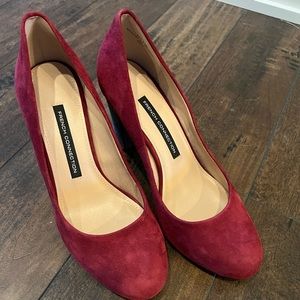 Burgundy round toe pumps